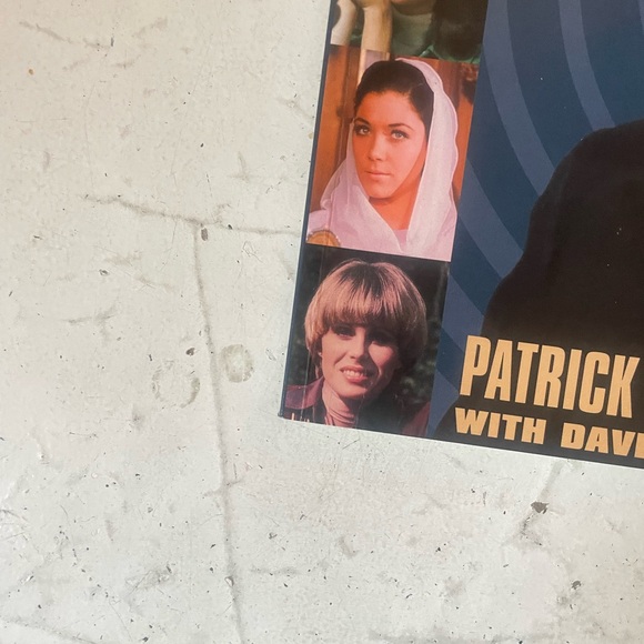 Patrick Macnee autograph - Picture 4 of 11